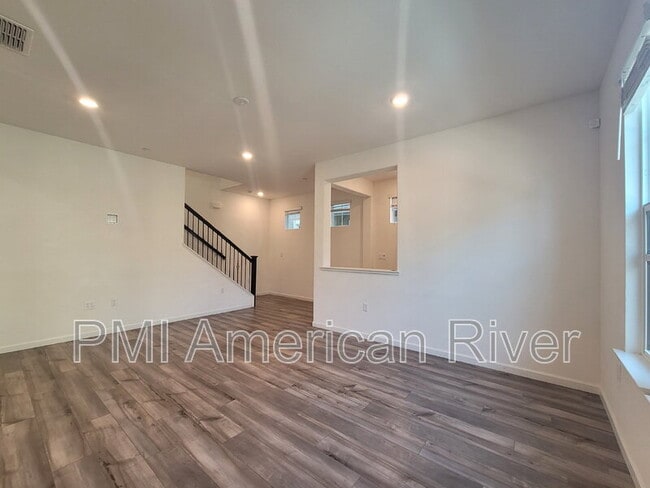 Photo - 6025 Dragon Hawk Pl