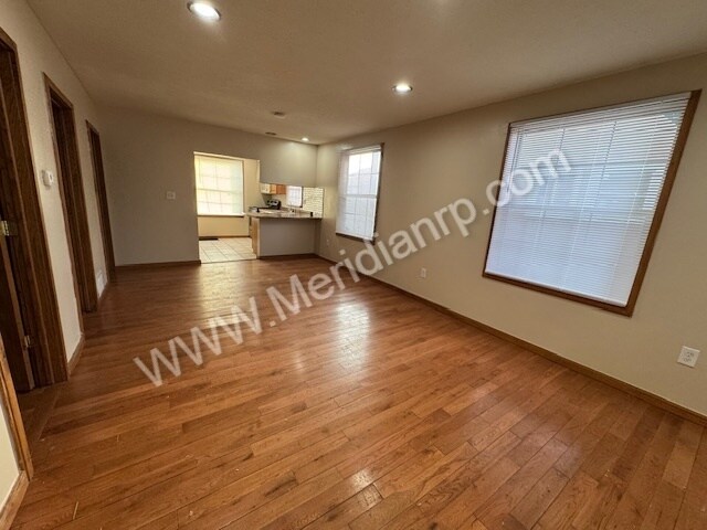 Photo - 3809 Barr St