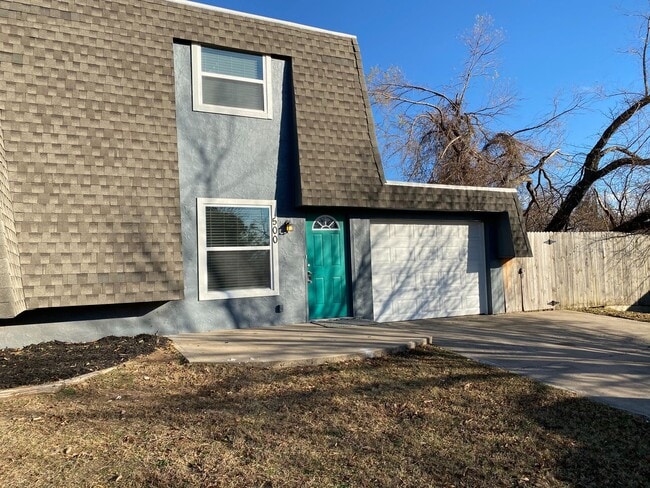 Photo - 2 Bedroom Duplex near lake Overholser