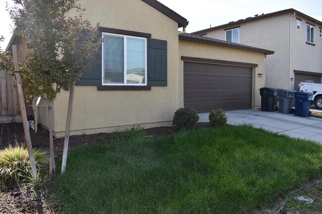 Photo - 686 Phelps Dr