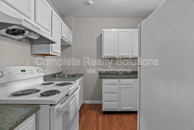 Photo - 3021 Iowa Ave Unit 1f