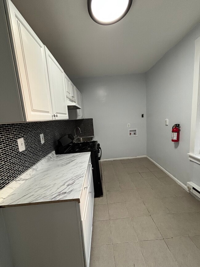 Kitchen - 587 Dr Martin Luther King Jr Blvd Unit 2