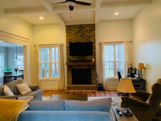 Photo - 712 Rookery Ln