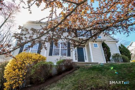 Photo - 26 Woodcrest Ln