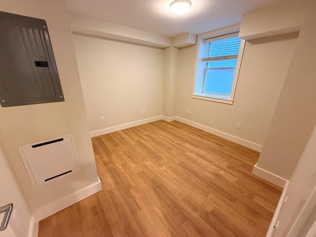 Photo - 910 Massachusetts Ave Unit 1