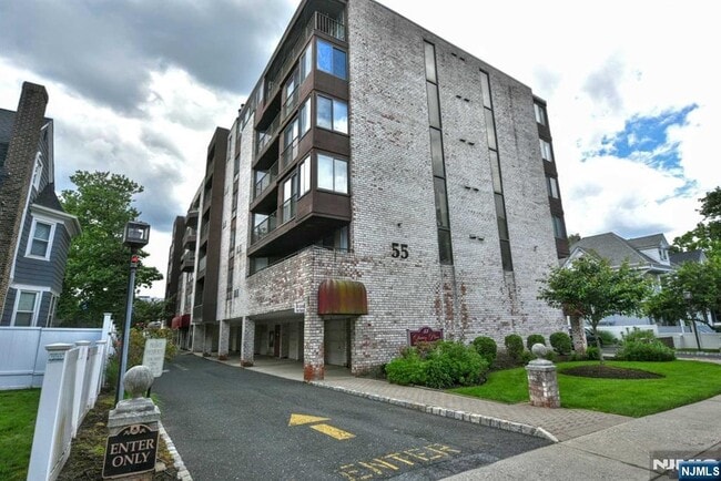 Building Photo - 55 Clinton Pl Unit 311-311 Rental