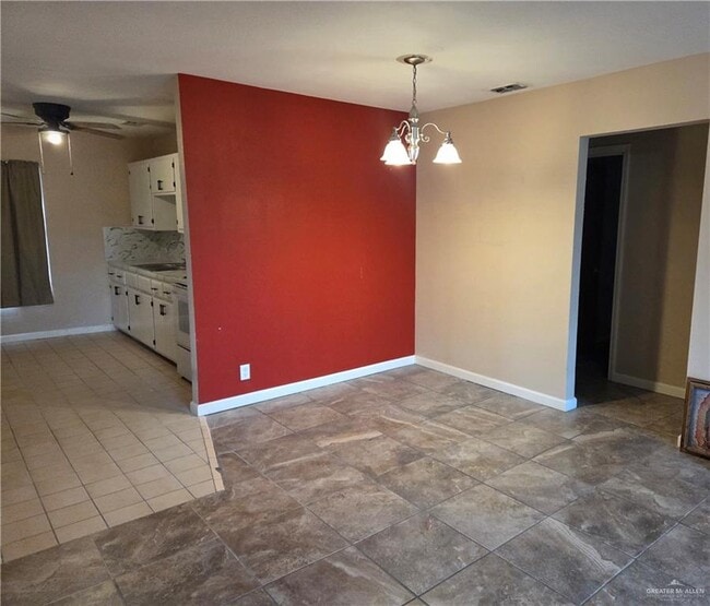 Photo - 9 E Champion St