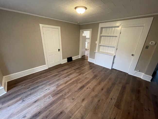 Photo - 387 W Division St