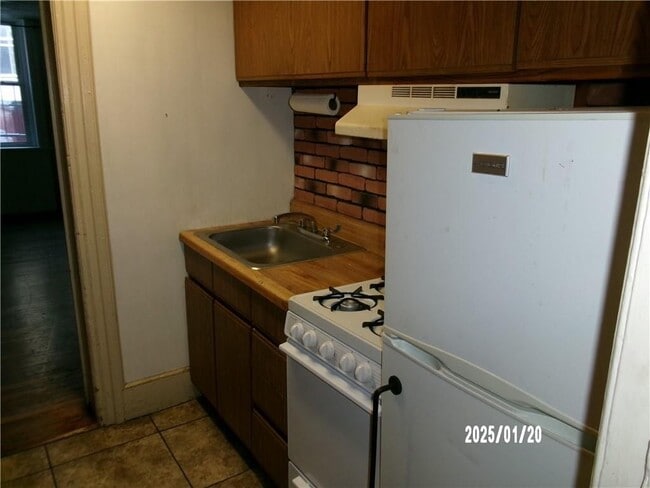 Photo - 100 Bowen St Unit 1W