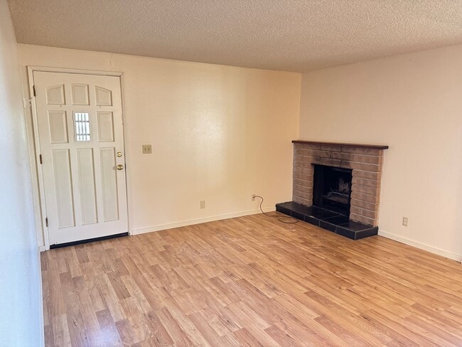Photo - Charming 2-bedroom, 1-bath duplex in Springfield, OR