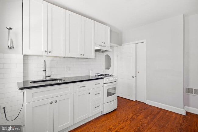 1821 Memphis St Unit 2