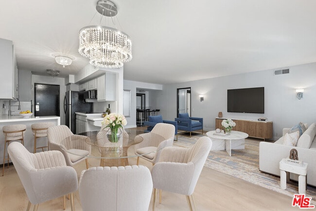 Building Photo - 1121 N Olive Dr Unit 209