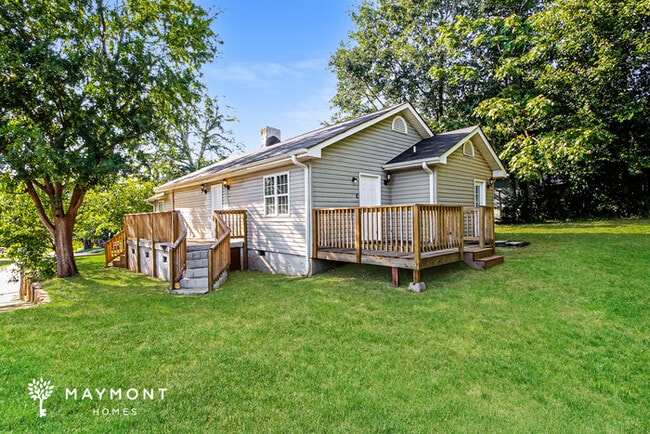 Photo - 215 Rebecca St