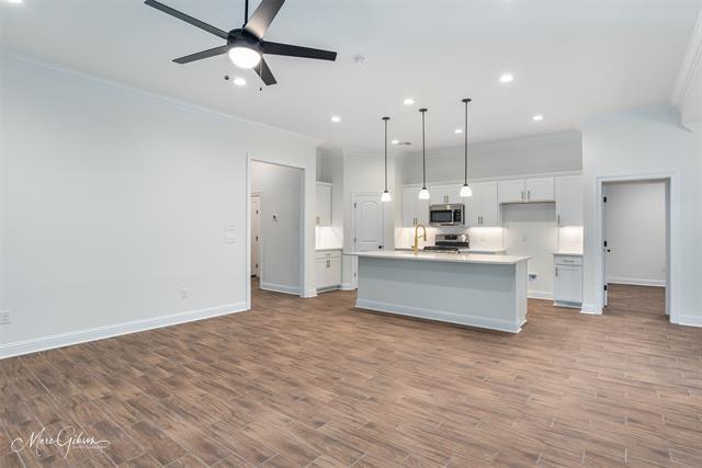 Photo - 732 Crozier Dr