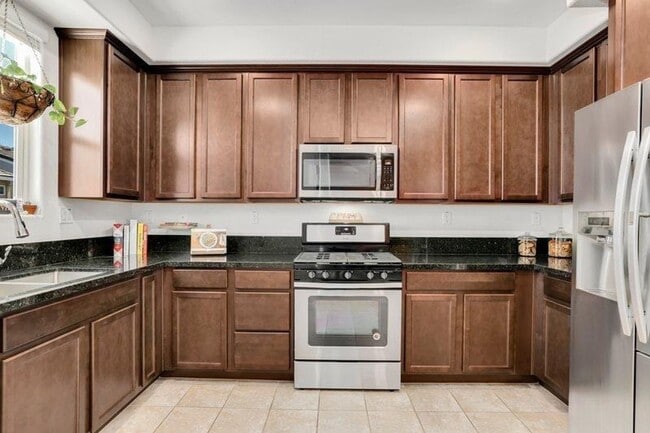 Photo - Clean 3 Bedroom 3 Bathroom Sacramento Townhome for Lease.