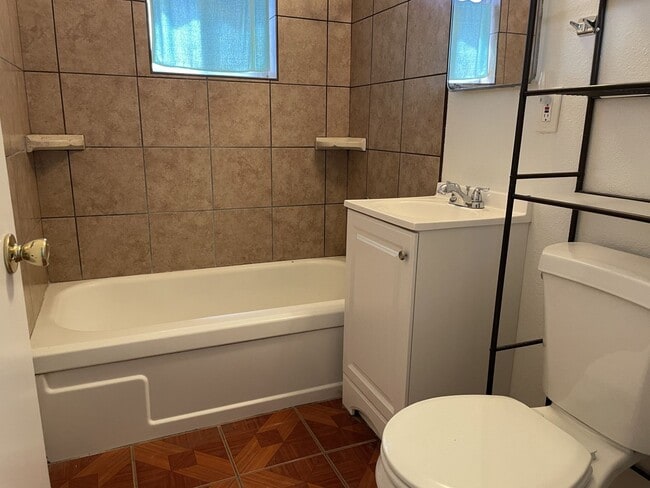 Photo - PLACE-ALL741 Unit 741 S Allen St #D