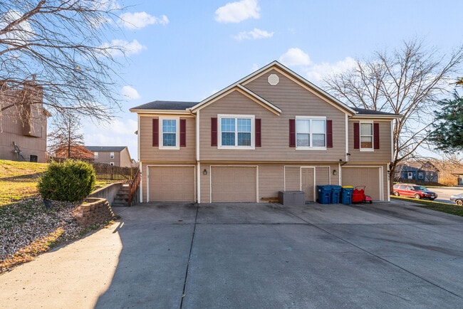 Building Photo - 937 Goldfinch Ln Rental