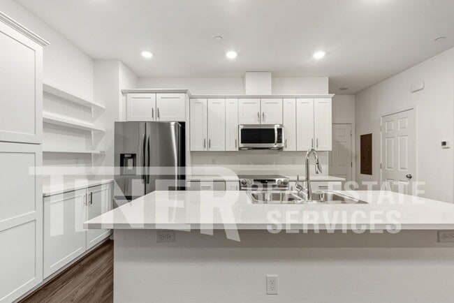 Photo - 3011 Mesmerizing Walk