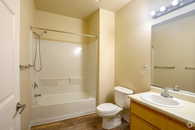 1HAB, 1BA - 620&nbsp;ft² - Shiraz Senior Apartments