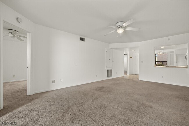 Photo - 4620 SE 5th Pl Unidad 106