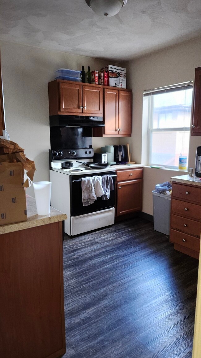 Photo - 947 W Main St