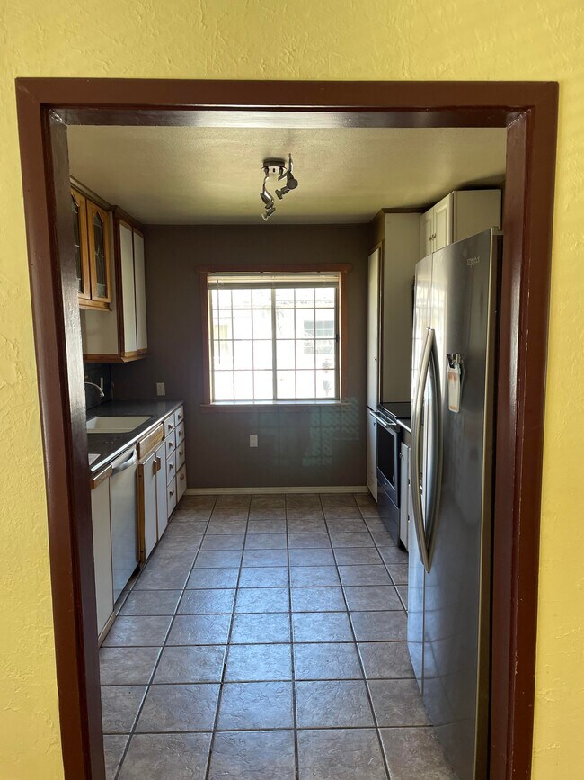 Photo - 405 S West St