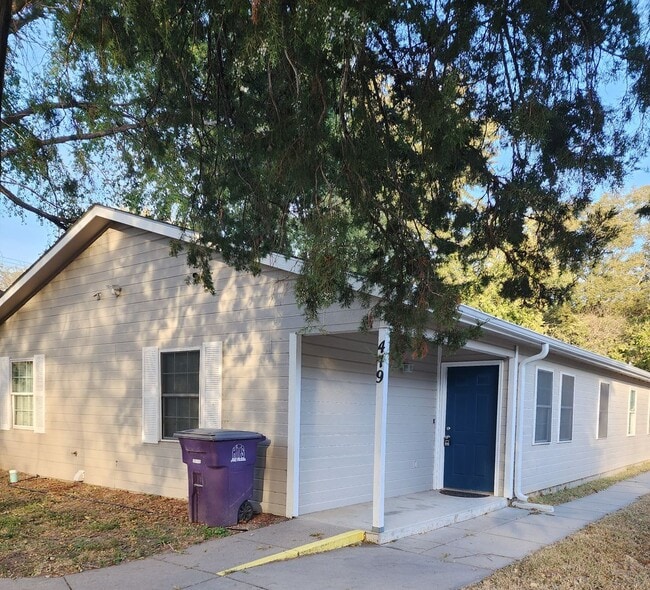 Building Photo - Duplex by Quality Home Management