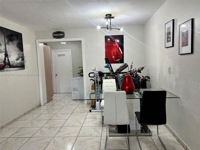 Photo - 120 SW 68th Ave