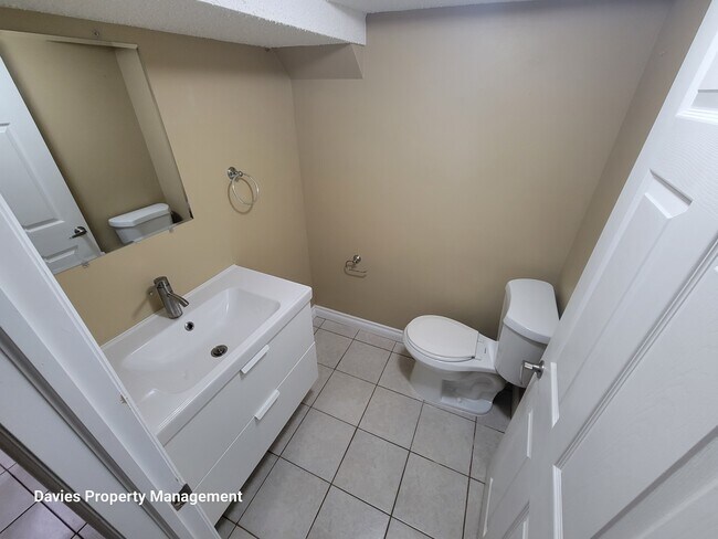 Photo - 9072-9052 52 St NW