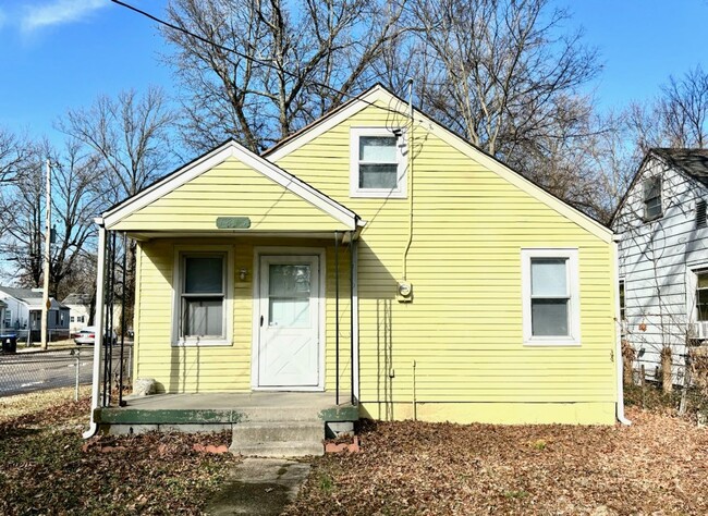 Updated 2BR home in the Hazelwood neighbor... - Updated 2BR home in the Hazelwood neighbor...