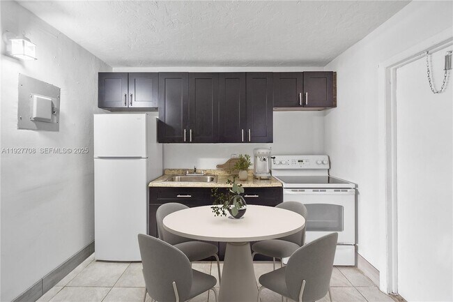 Photo - 332 SW 3rd St Unidad 8