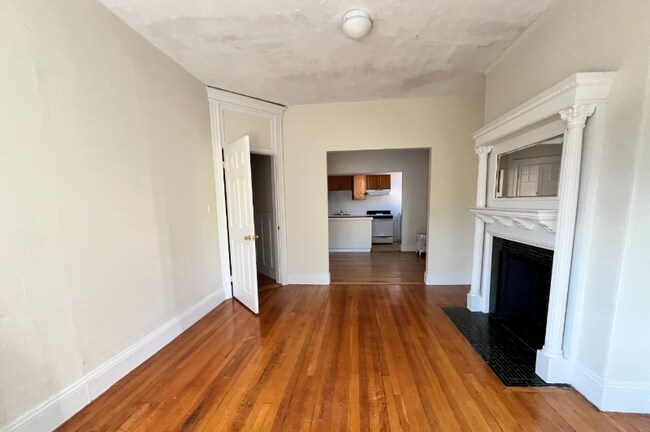 Photo - 1788 Beacon St