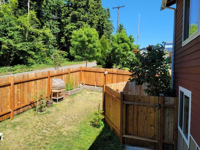 Photo - 4 Bedroom Home in Great Kingston Location!