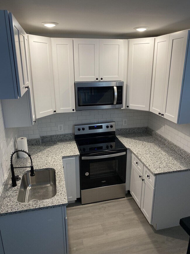 Photo - 146 N East Ave