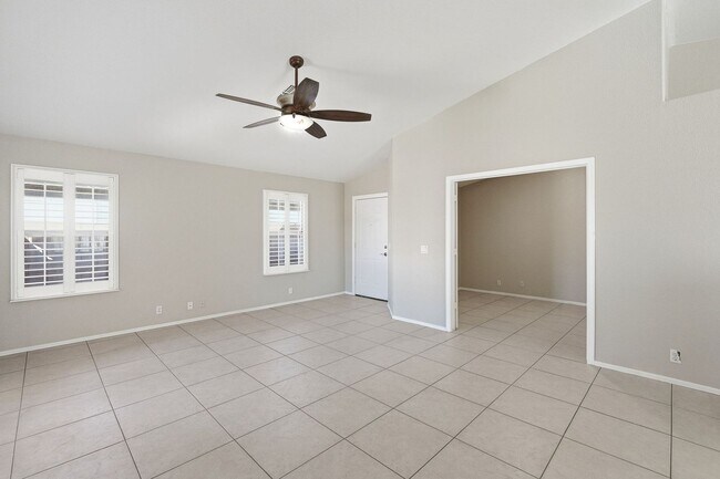 Photo - Three bedrooms PLUS Den! Ready to Move In