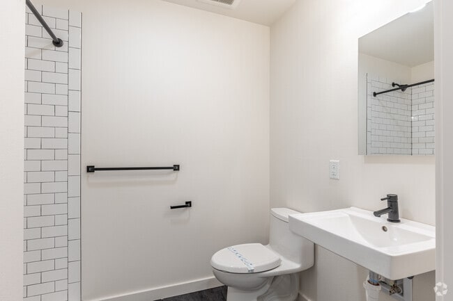 0BR, 1BA - 271SF