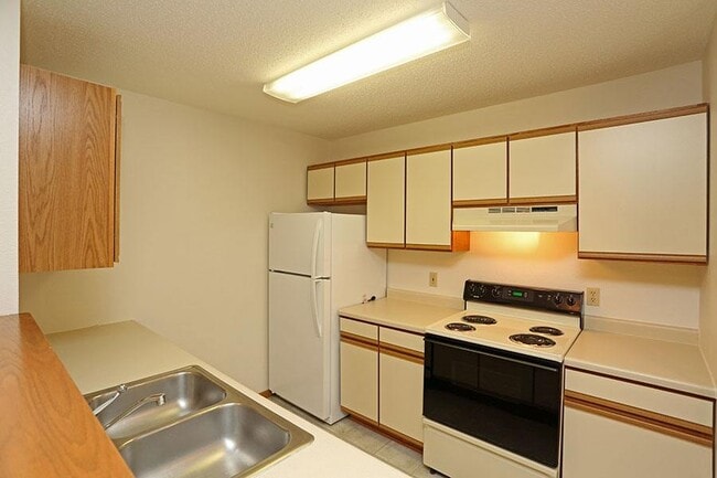 BAY MANOR APARTMENTS