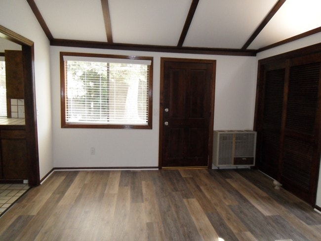 sala de estar - 5332 Norwich Ave