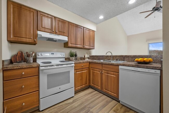 Photo - Foxtail Meadows Apartments