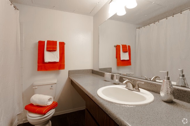 2BR,1BA - 826SF B1 - BATHROOM