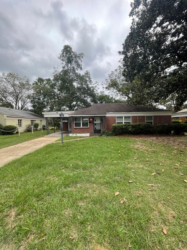 Photo - 916 Grenada Dr