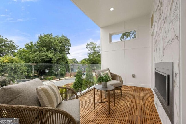 Photo - 24 Hutchinson St NE