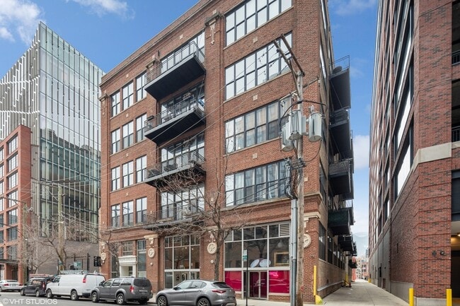 Building Photo - 215 N Aberdeen St Unit 607B