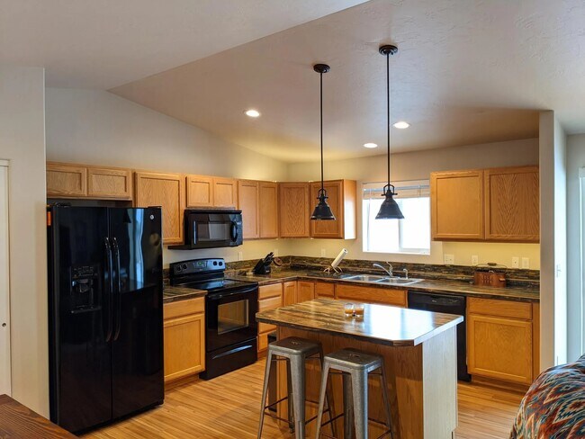 Photo - 379 Bismark St