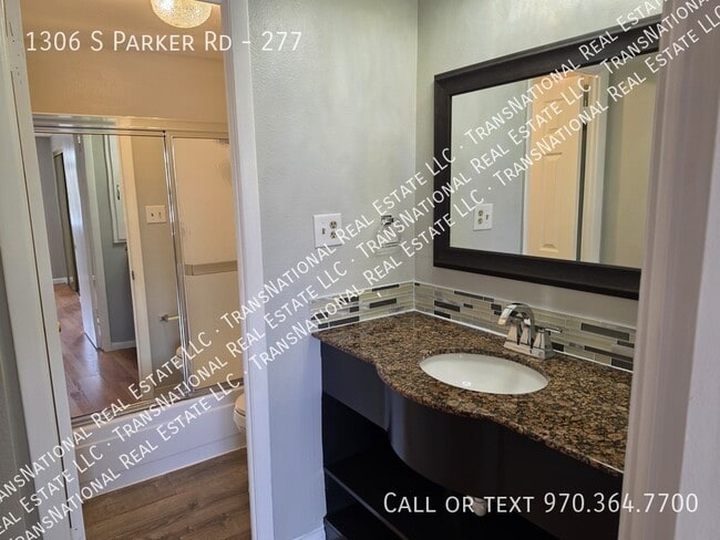 Photo - 1306 S Parker Rd Unidad 277