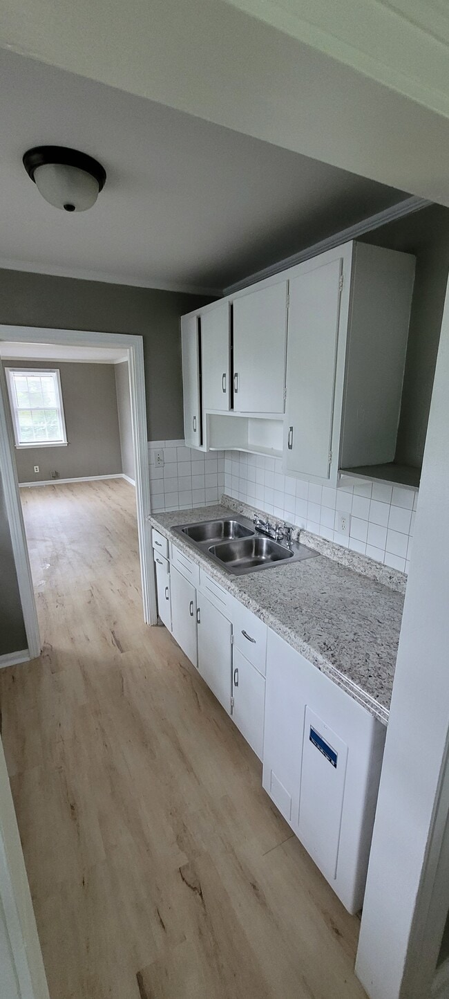 Photo - 1228 Westside Dr