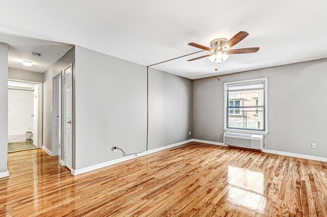 Photo - 416 68th St Unit 5