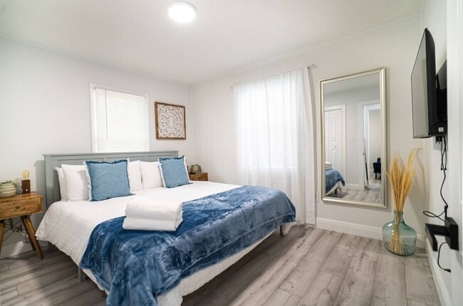 Photo - Homey Cozy Newly Renovated Stylish & chic