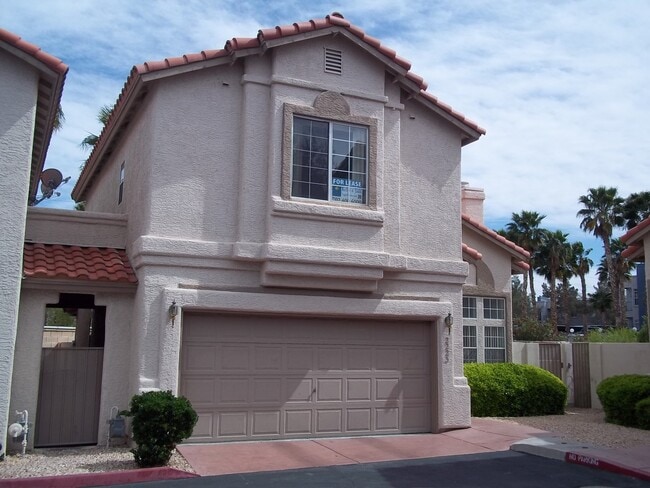 Building Photo - FANTASTIC GREEN VALLEY HOME IN GATED LEGACY VILLAGE COMMUNITY!