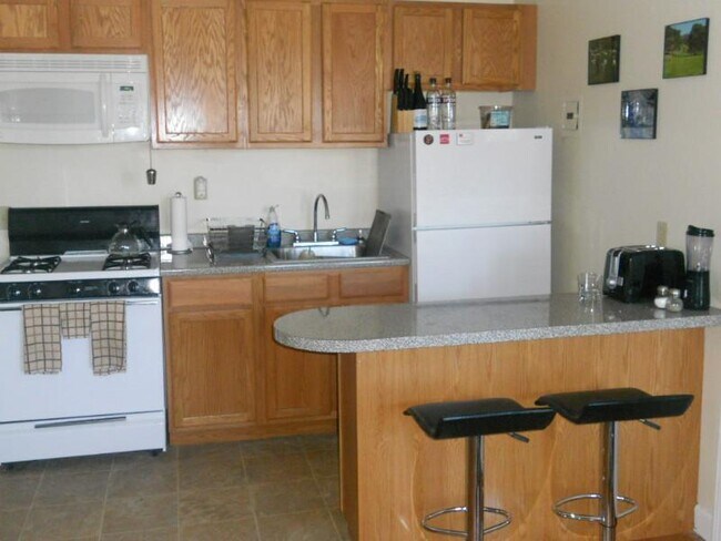 Building Photo - 1118 Commonwealth Ave Unit 6A